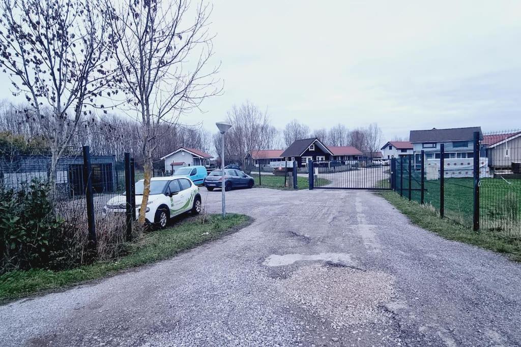 *l'ecrin De L'etang* Depaysement Assure